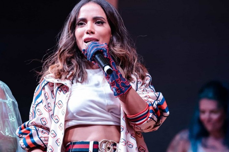 https://webradioparacuru.com/uploads/news/Anitta processa Léo Dias e o barraco continua na web