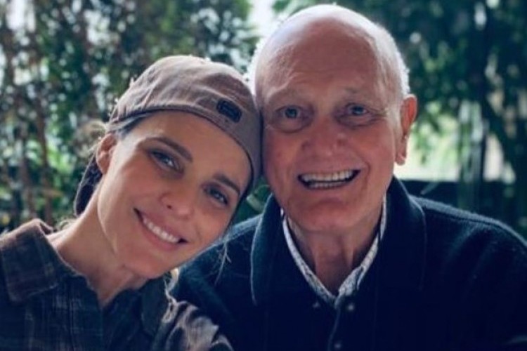 https://webradioparacuru.com/uploads/news/Fernanda Lima anuncia morte de seu pai por Covid-19: 'Descansa, paizinho'