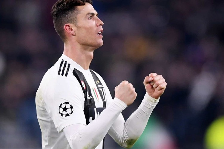 https://webradioparacuru.com/uploads/news/Com 3 gols de Ronaldo, Juventus goleia Cagliari e lidera Italiano