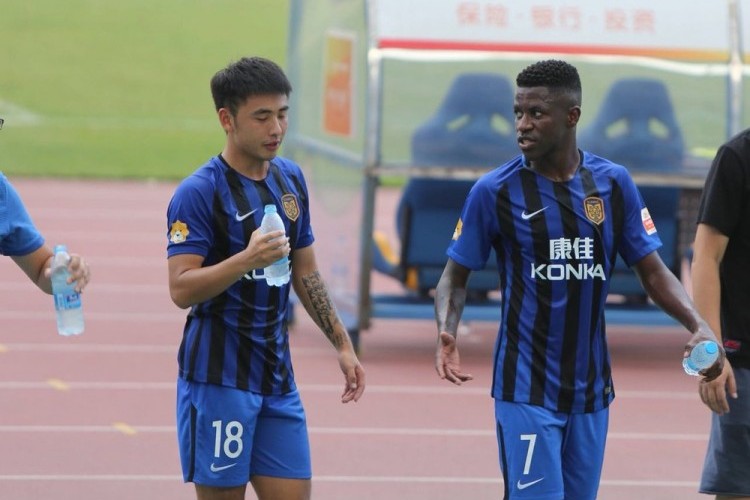 https://webradioparacuru.com/uploads/news/Ramires acerta rescisão com o Jiangsu Suning e está livre para buscar outro clube
