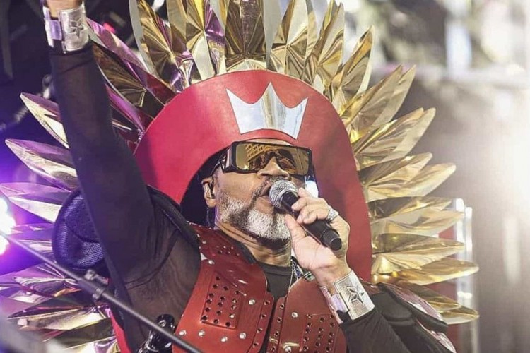 https://webradioparacuru.com/uploads/news/Carlinhos Brown afirma que a música brasileira interessa ao mundo