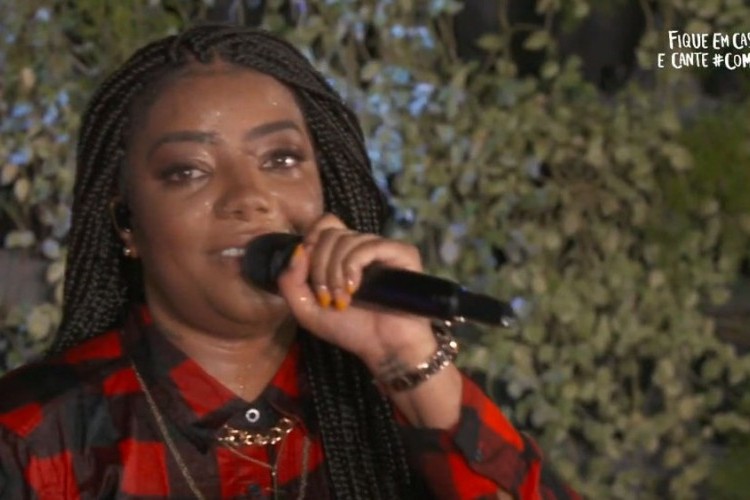 https://webradioparacuru.com/uploads/news/Ludmilla leva tombo e cai em piscina durante live, enquanto cantava música de Manu Gavassi