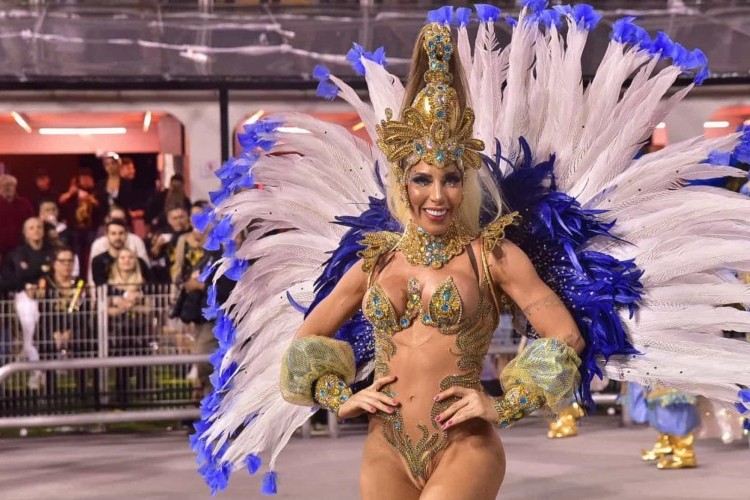 https://webradioparacuru.com/uploads/news/Águia de Ouro: Tati Minerato diz ser pé quente após título do Carnaval