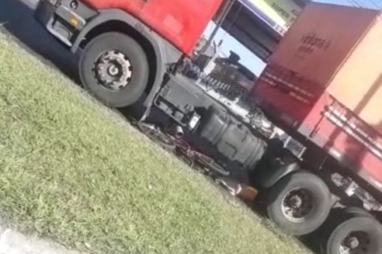 https://webradioparacuru.com/uploads/news/Ciclista morre ao ser atropelado por carreta em Uberlândia