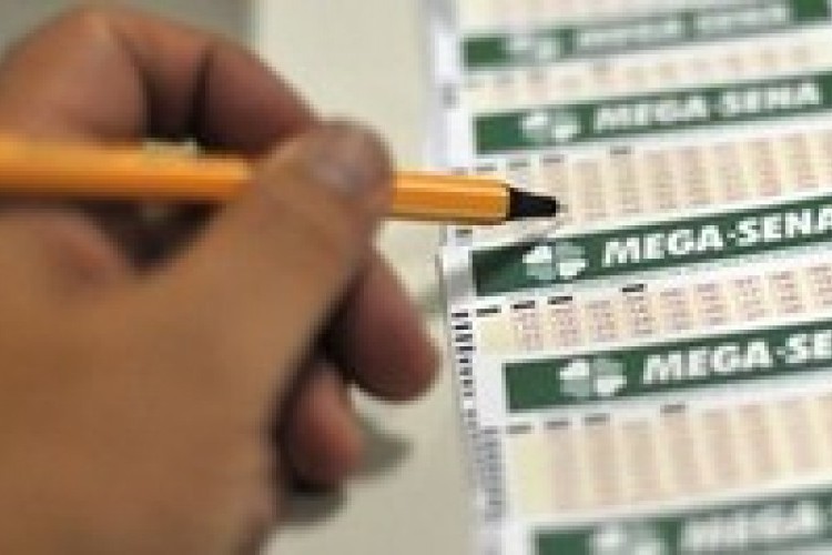 https://webradioparacuru.com/uploads/news/Mega-Sena pode pagar R$ 125 milhões nesta quinta