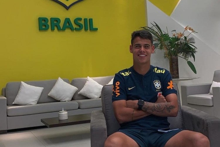 https://webradioparacuru.com/uploads/news/Em fim de contrato com o Flamengo, zagueiro sub-20 é convocado por Tite para treinos da Seleção nos EUA