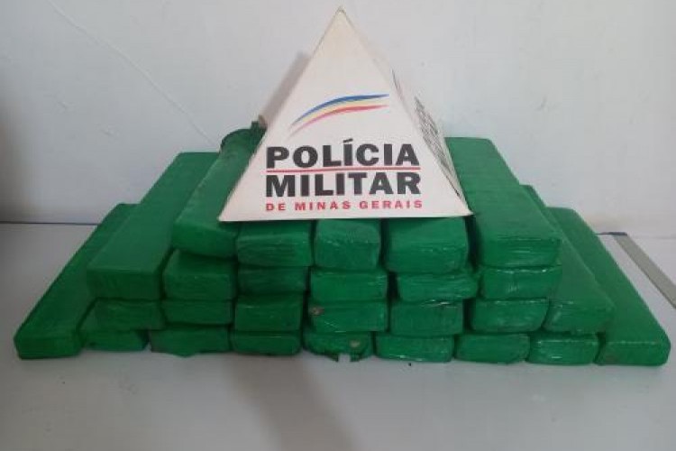 https://webradioparacuru.com/uploads/news/Maconha enterrada é descoberta durante serviços de terraplenagem em Itapagipe