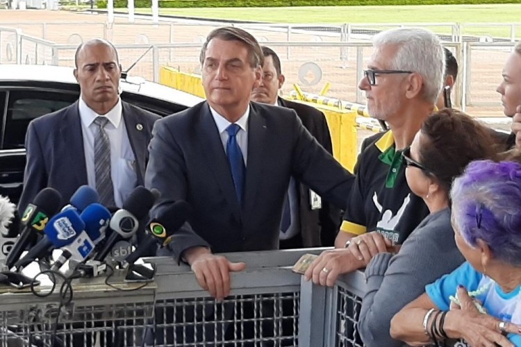 https://webradioparacuru.com/uploads/news/Bolsonaro diz que Soleimani 'não era general' e que impacto no preço do petróleo 'não foi grande'