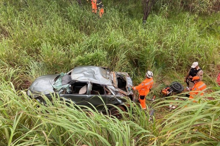 https://webradioparacuru.com/uploads/news/Passageiro morre após condutora capotar veículo na MGC-452 em Uberlândia